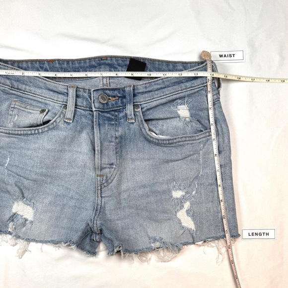 (30) H&M Distressed Buttonfly Jean Sorts - Picture 3 of 8